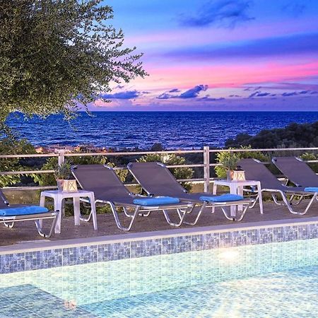 Aqua Blue Villas With Heated Pool Mathés Eksteriør billede